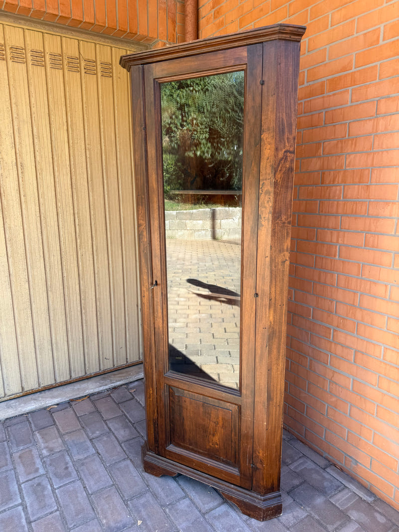 Angoliera in legno