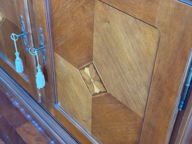 Credenza bassa in legno