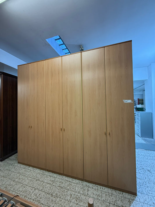 Armadio 6 ante robusto