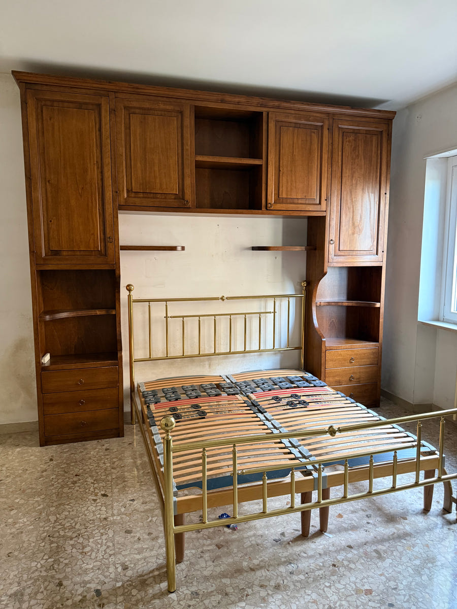 Armadio a ponte matrimoniale in legno (letto e rete a parte)