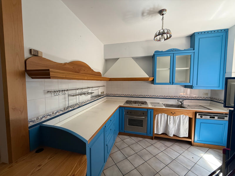 Cucina angolare stile rustico