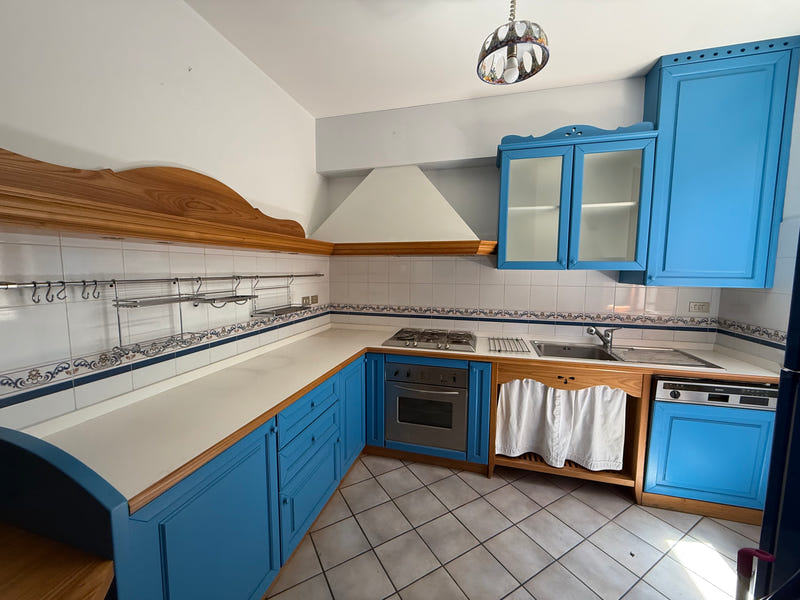 Cucina angolare stile rustico