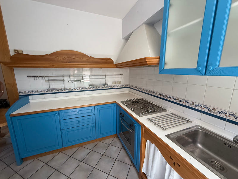 Cucina angolare stile rustico