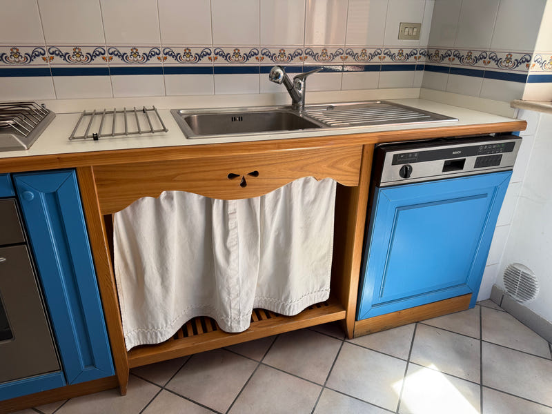 Cucina angolare stile rustico