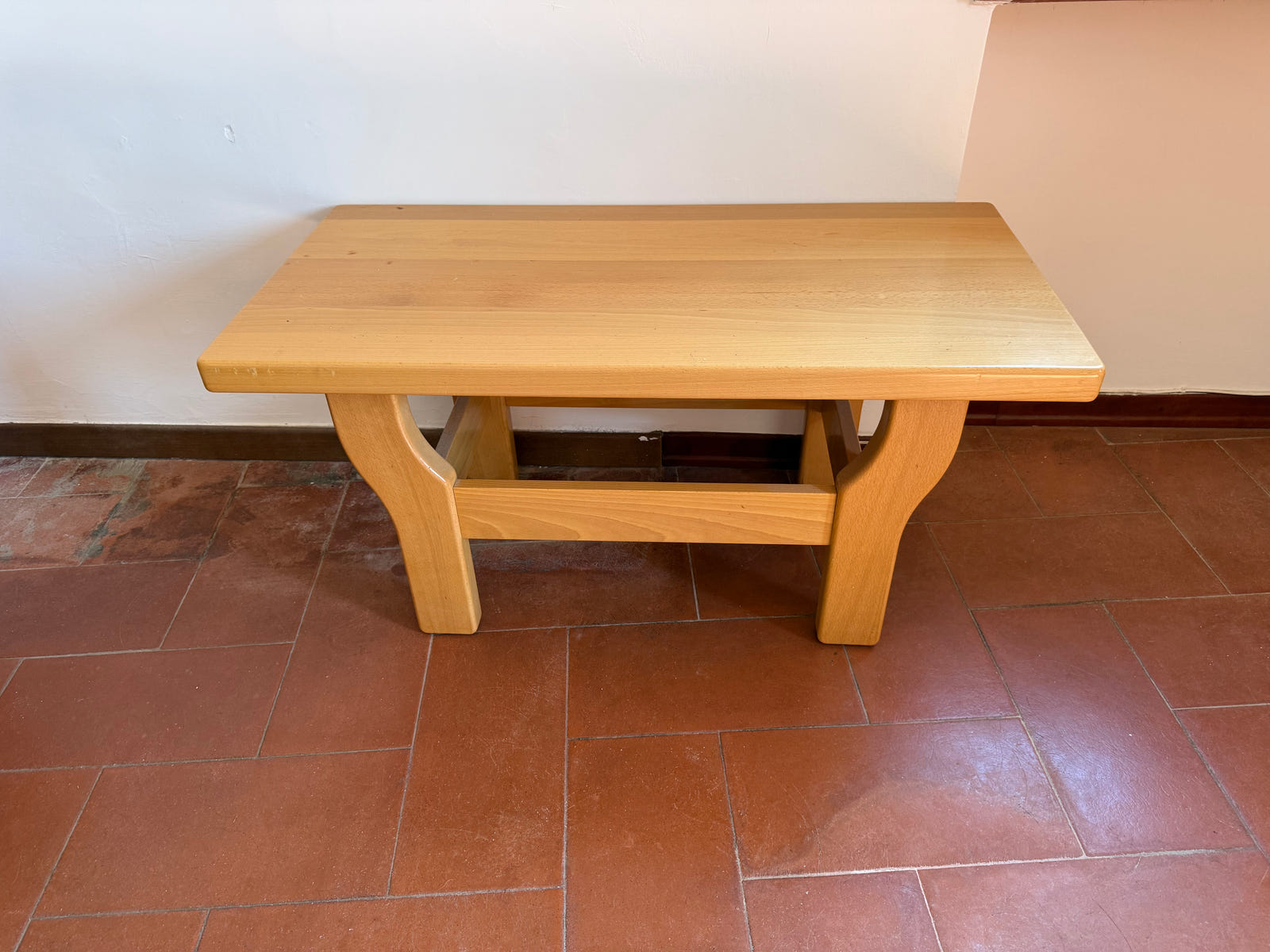 Tavolino basso da salotto in legno