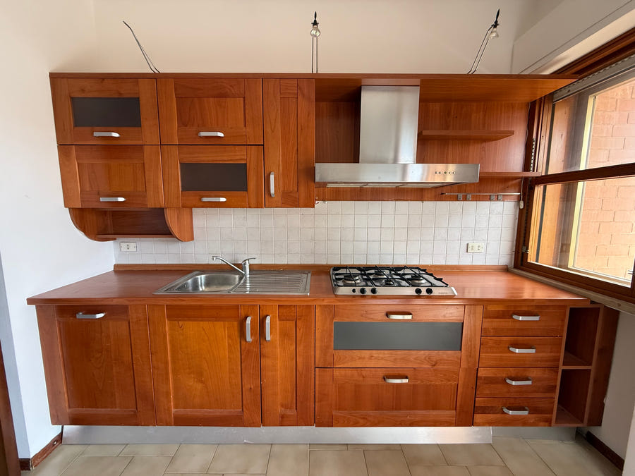 Cucina lineare lunga 315+105 cm