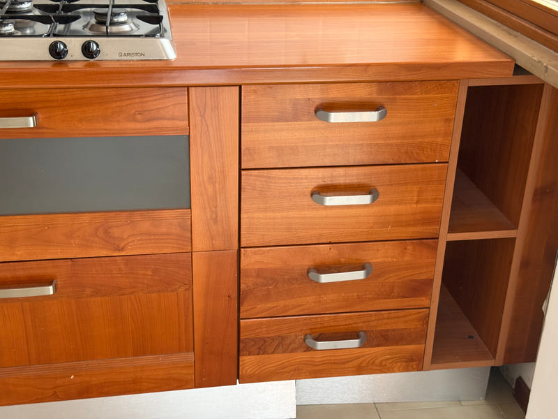 Cucina lineare lunga 315+105 cm