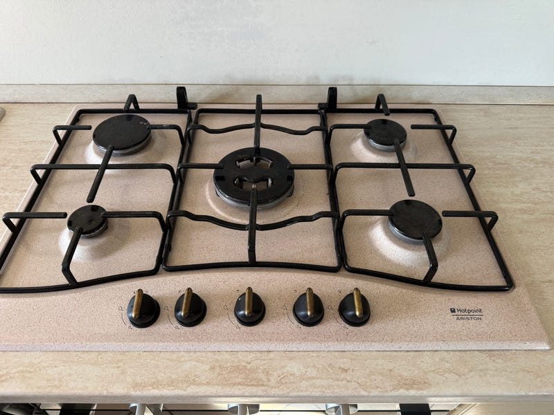 Cucina angolare con penisola