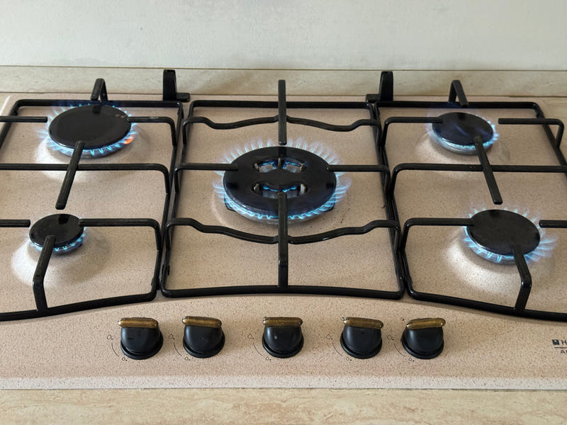 Cucina angolare con penisola
