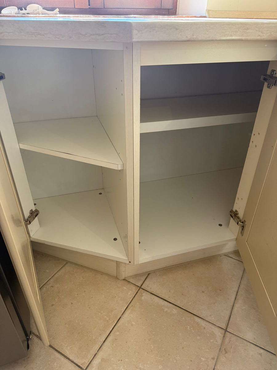 Cucina angolare con penisola