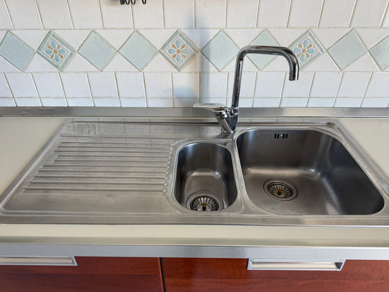 Cucina Scavolini con penisola e dispensa
