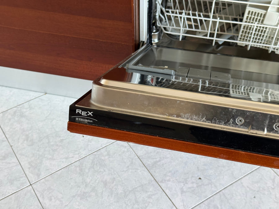 Cucina Scavolini con penisola e dispensa