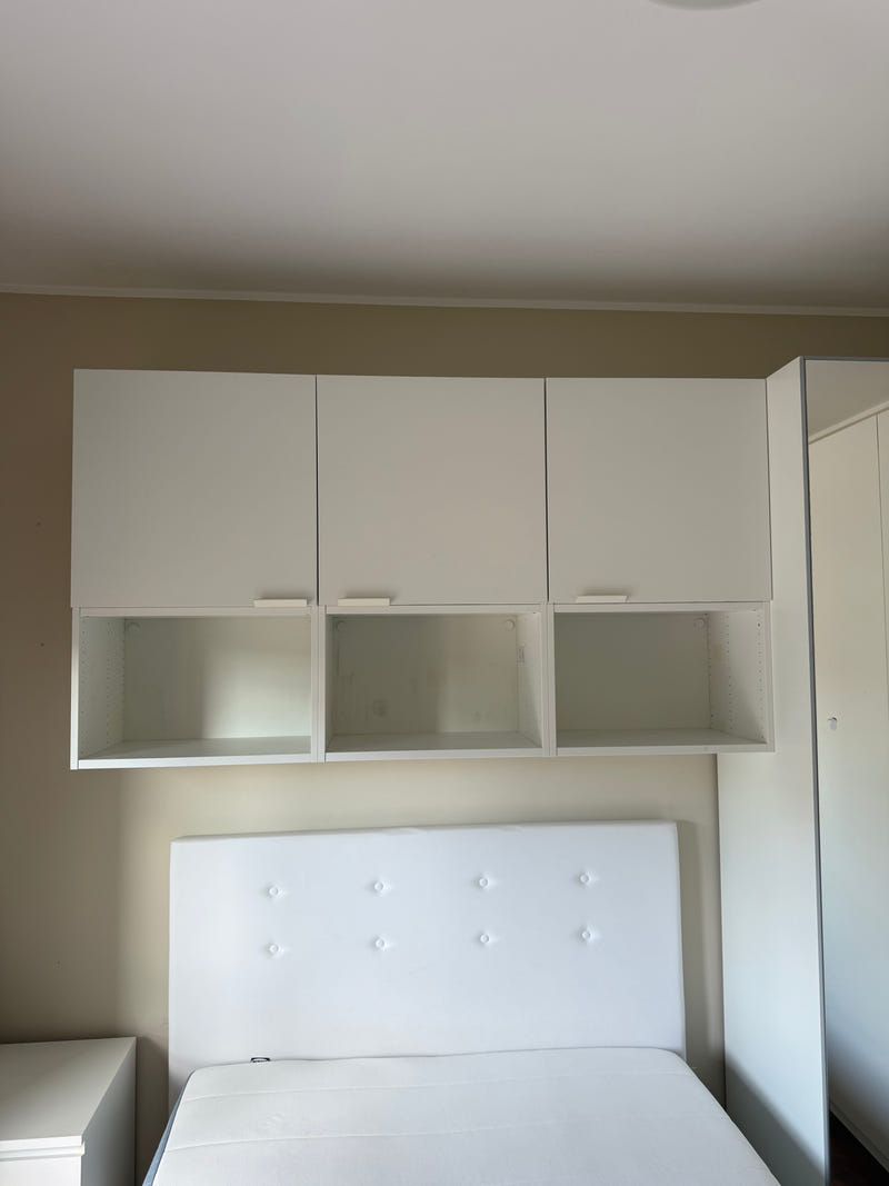Cameretta a ponte angolare IKEA con letto contenitore e materasso
