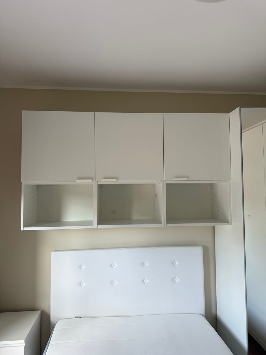 Cameretta a ponte angolare IKEA con letto contenitore e materasso