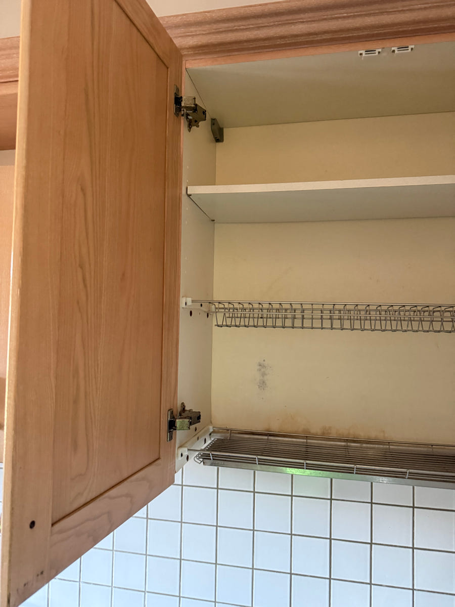 Cucina angolare con top in pietra