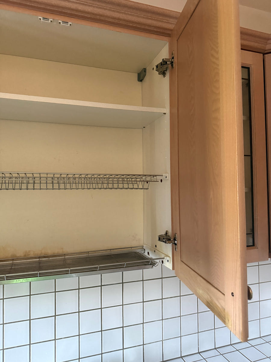 Cucina angolare con top in pietra