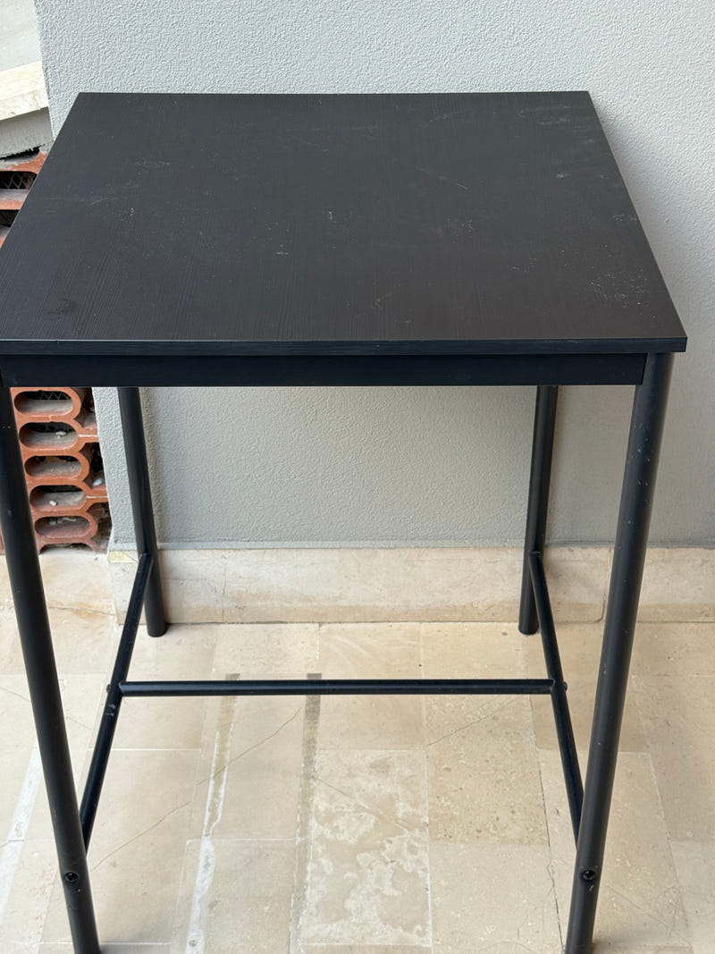 Tavolo alto + 2 sgabelli