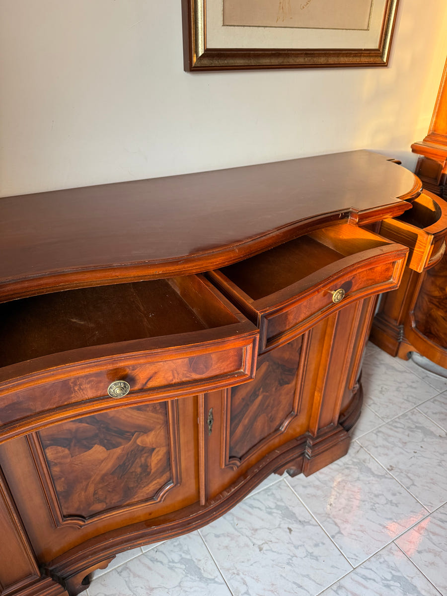 Sala completa in radica: credenza alta + credenza bassa + tavolo con sedie