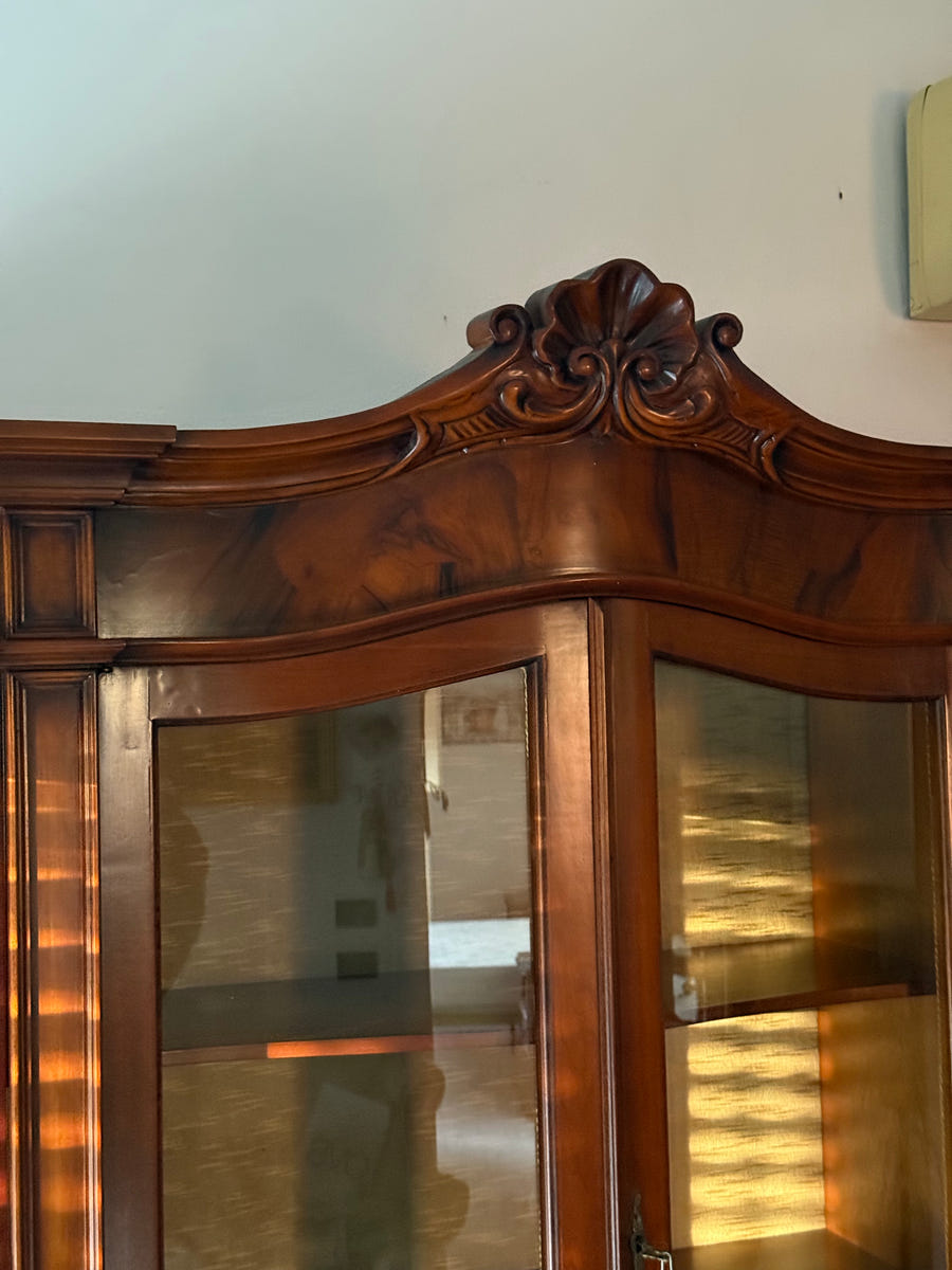 Sala completa in radica: credenza alta + credenza bassa + tavolo con sedie