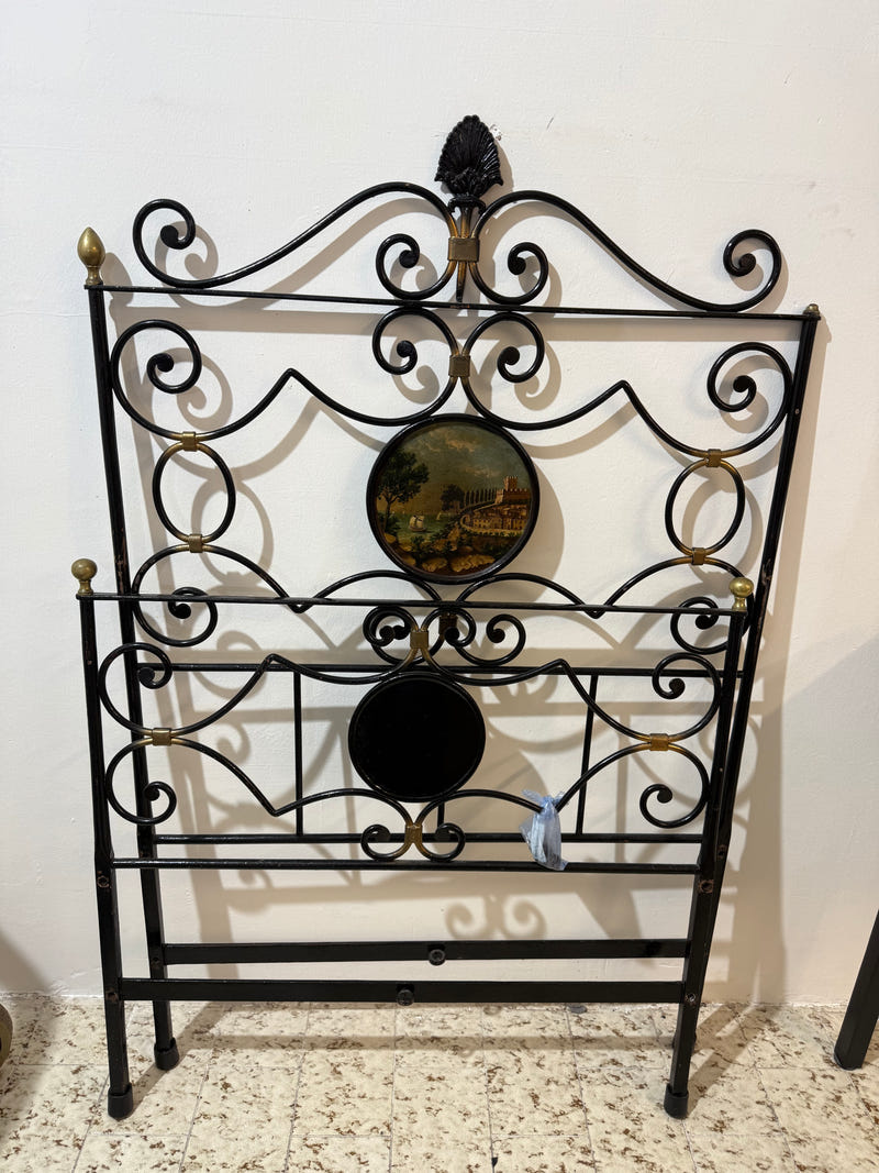 Letto singolo in ferro con disegno