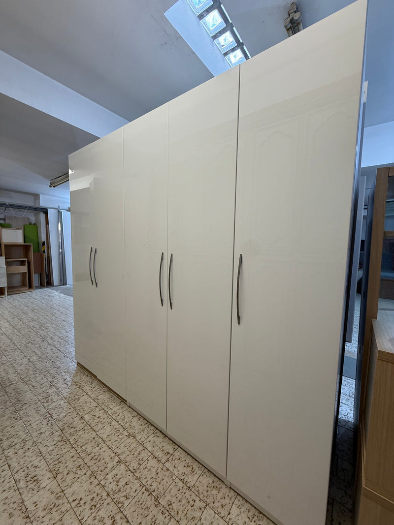Armadio IKEA bianco lucido