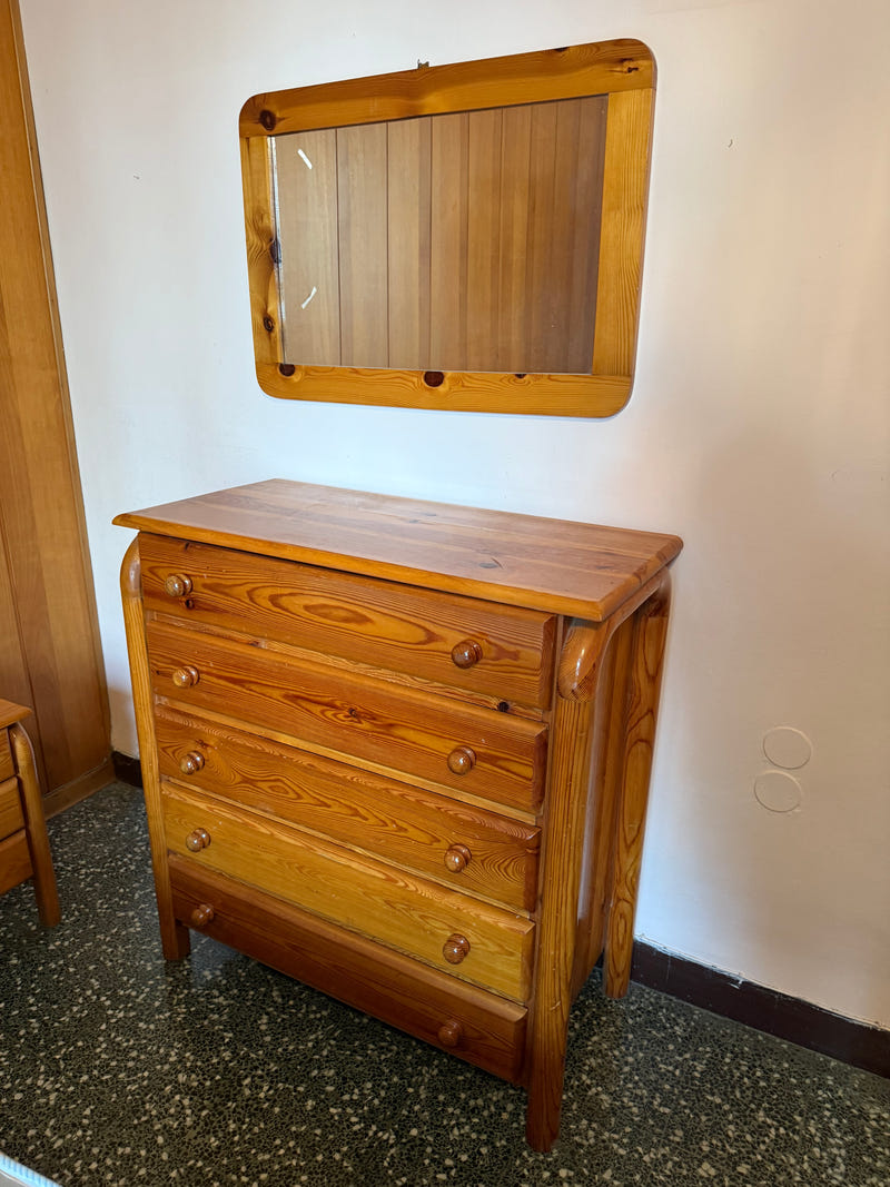 Comò + 2 comodini + specchio in abete