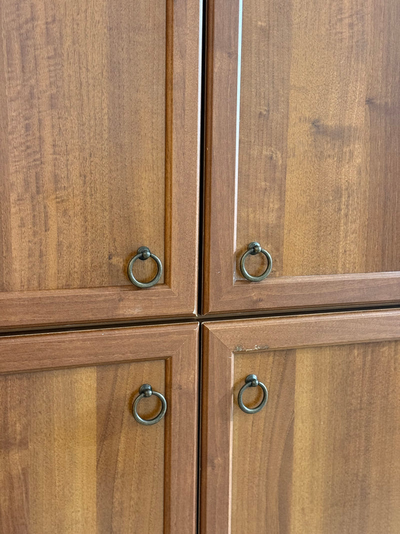 Armadio da camera color noce scuro