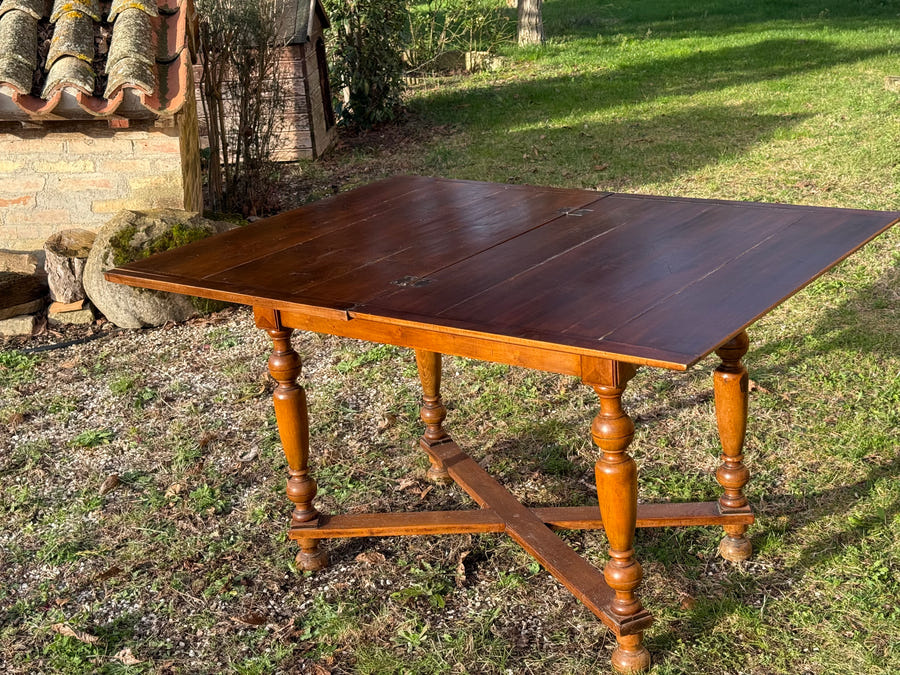 Tavolo a libro piano girevole epoca  900 in olmo
