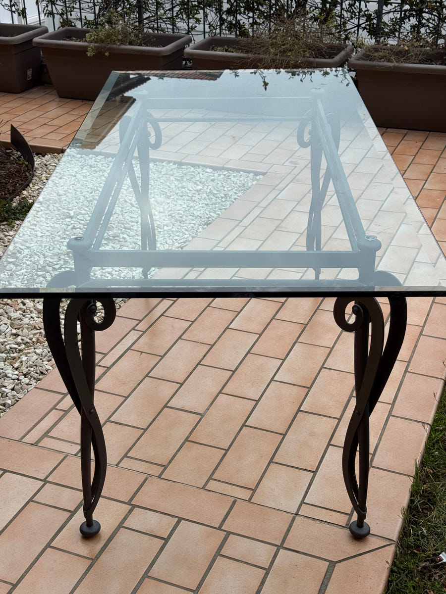 Tavolo da esterno in vetro con 4 sedie (seduta ferro battuto)