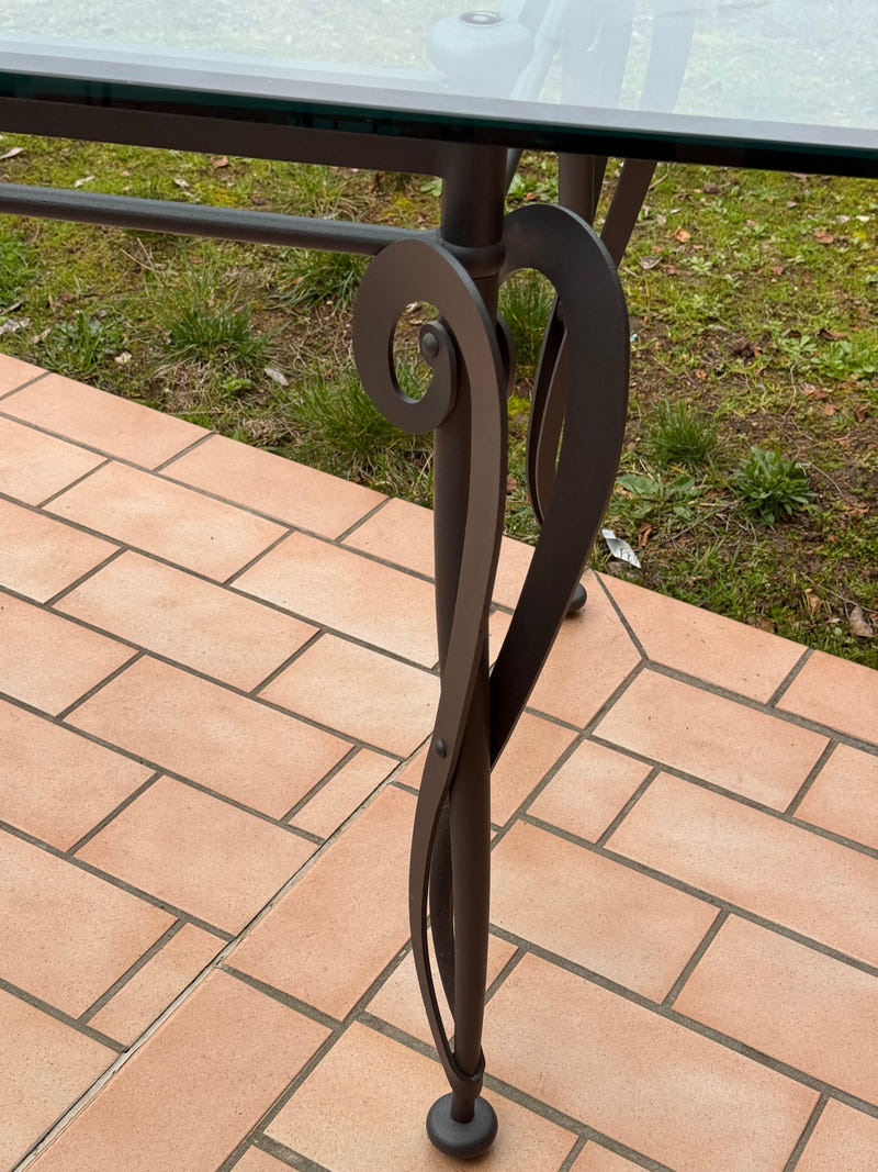Tavolo da esterno in vetro con 4 sedie (seduta ferro battuto)