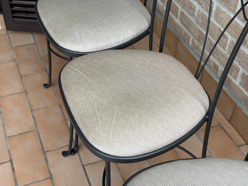 Tavolo da esterno in vetro con 4 sedie (seduta ferro battuto)