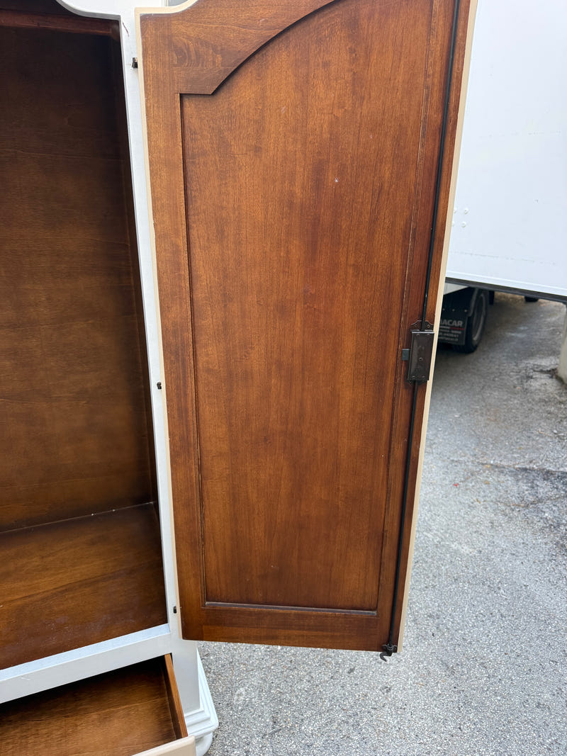 Armadio in legno a due ante varie quantità disponibili