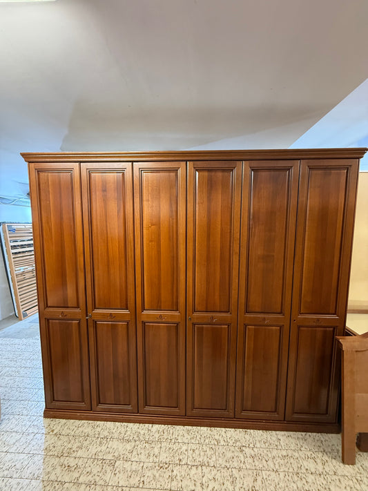 Armadio da camera stile classico