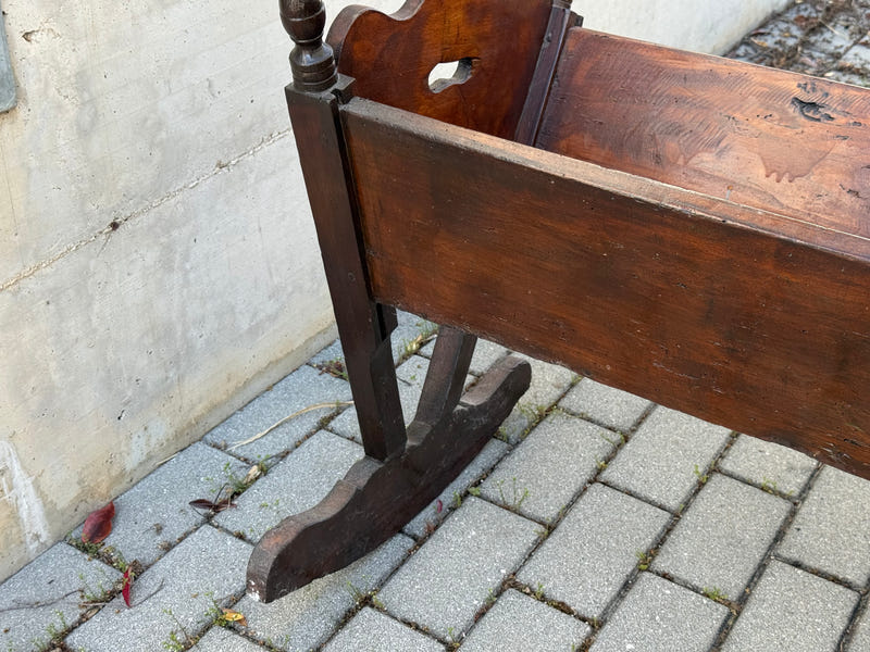 Antica culla in legno fine ‘800