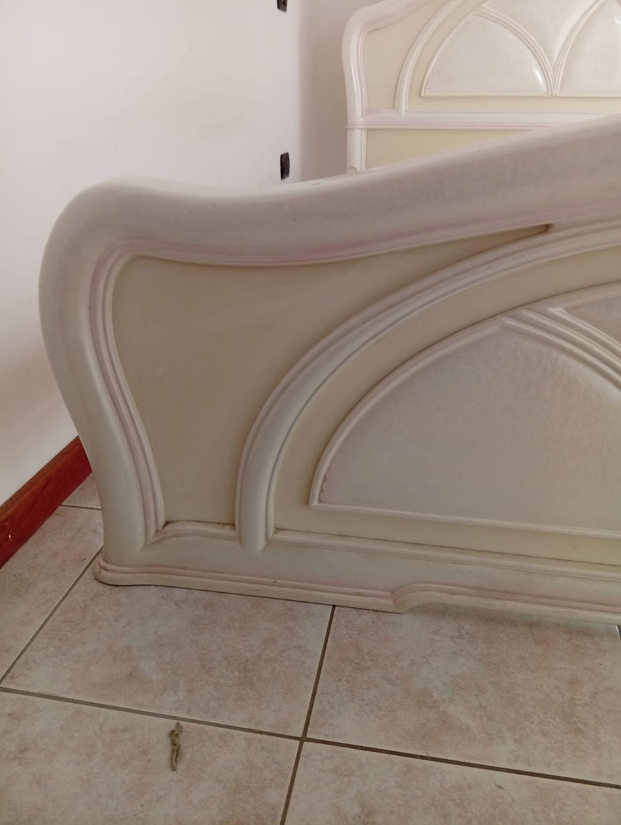 Camera matrimoniale completa stile classico