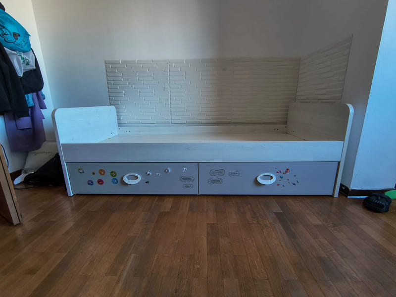 Cameretta a ponte angolare (cabina armadio) e cassettiera