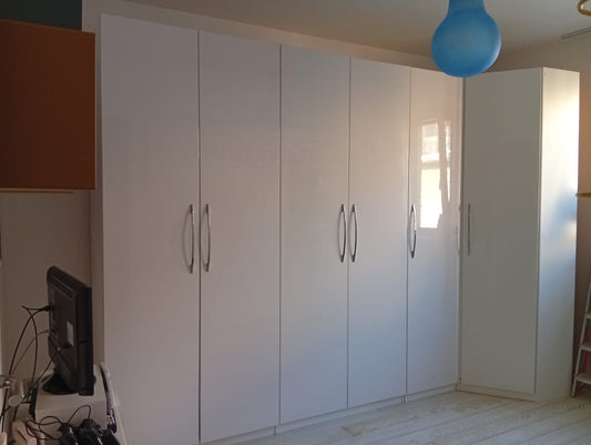 Armadio ad angolo IKEA bianco lucido