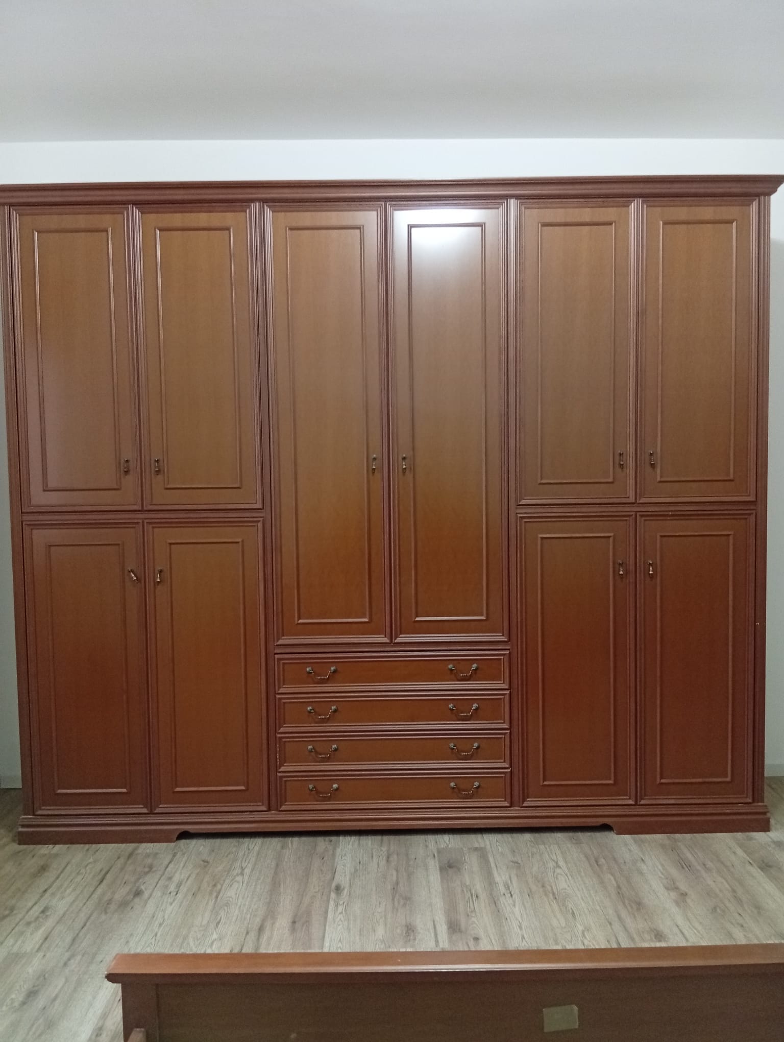 Camera matrimoniale completa stile classico