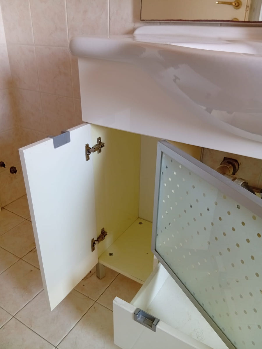 Mobile bagno con specchiera