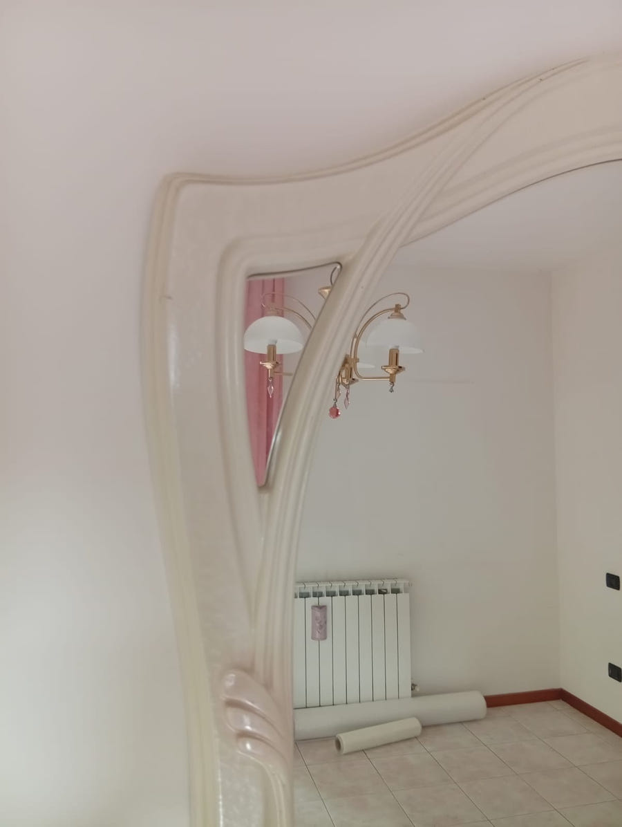 Camera matrimoniale completa stile classico