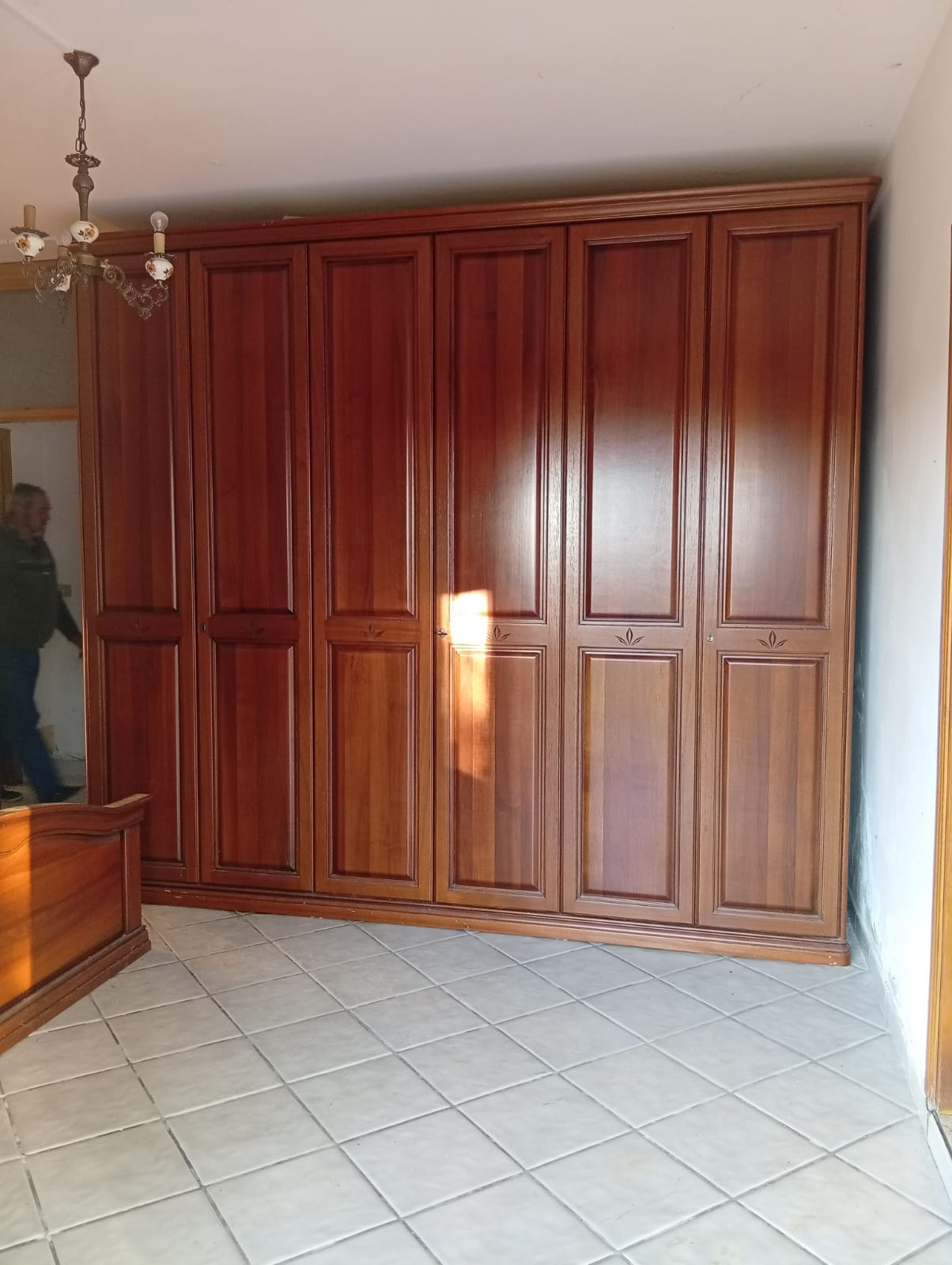 Camera matrimoniale completa senza comodini