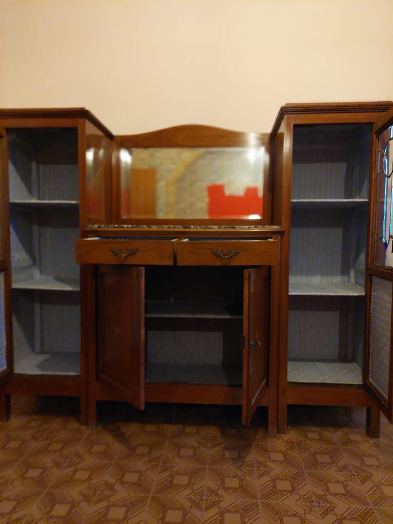 Credenza cucina stile Liberty con piana in marmo