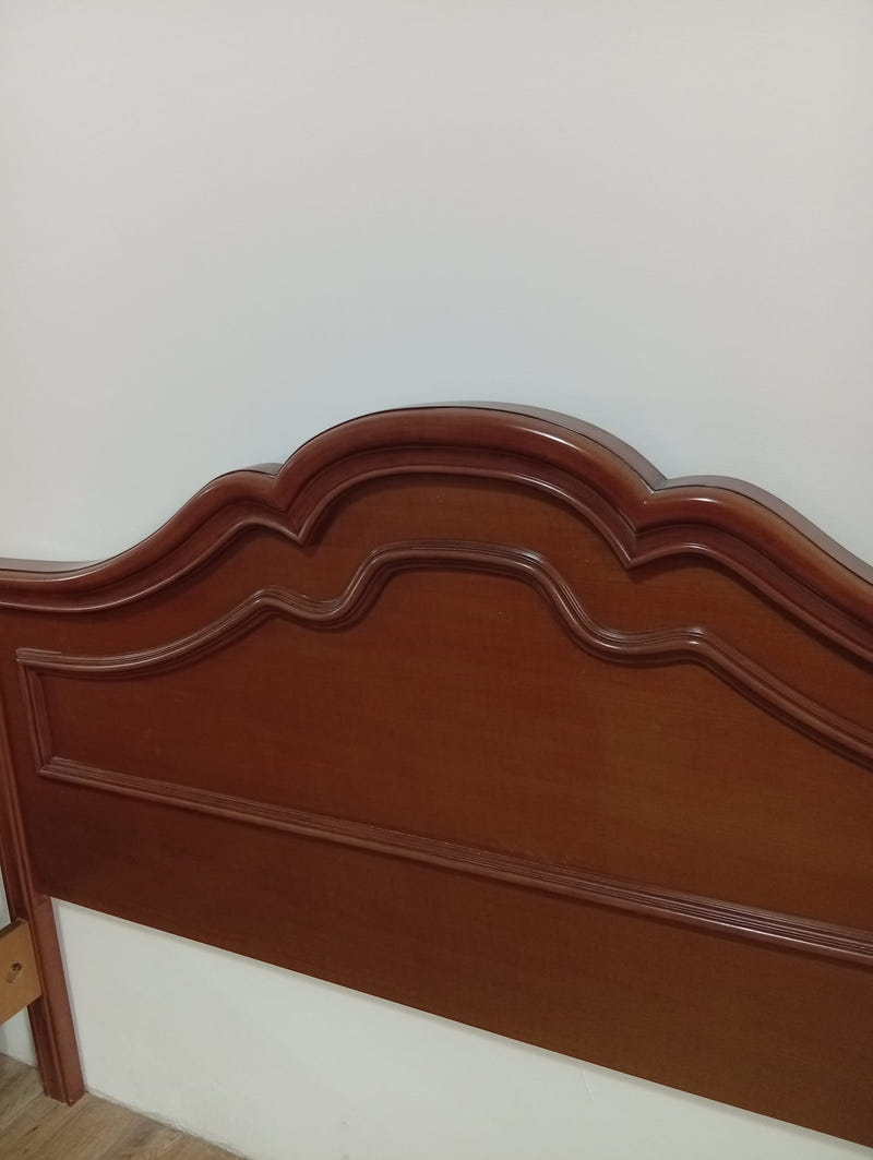 Camera matrimoniale completa stile classico