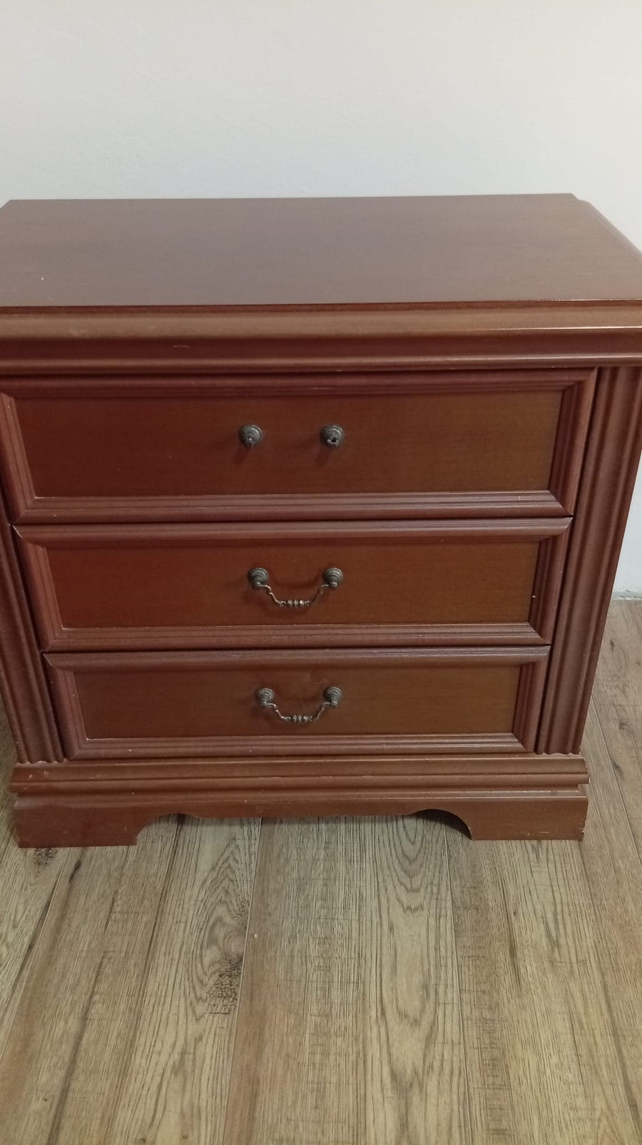 Camera matrimoniale completa stile classico